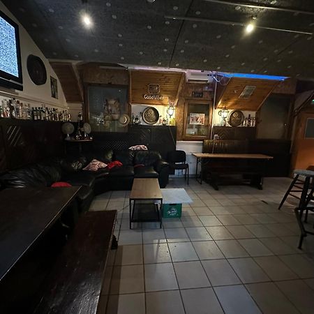 Whole Basemenet Former Pub4 Stag Do/Hen Party Βουδαπέστη Εξωτερικό φωτογραφία