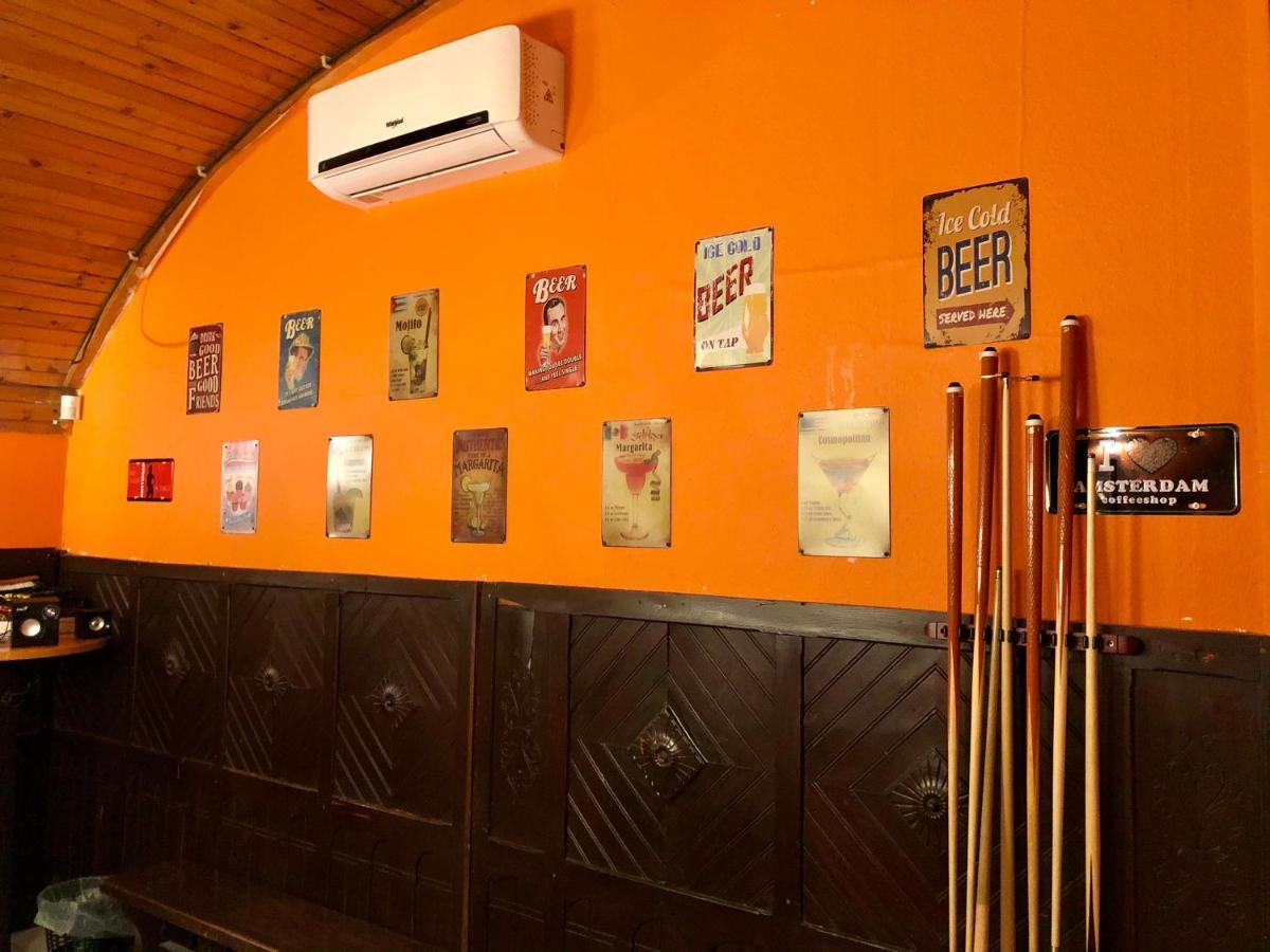 Whole Basemenet Former Pub4 Stag Do/Hen Party Βουδαπέστη Εξωτερικό φωτογραφία