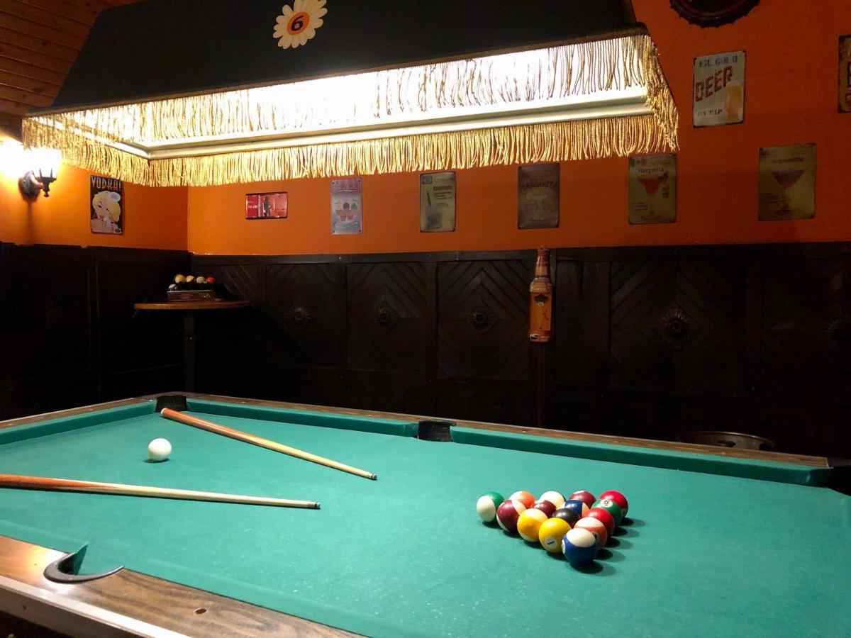 Whole Basemenet Former Pub4 Stag Do/Hen Party Βουδαπέστη Εξωτερικό φωτογραφία